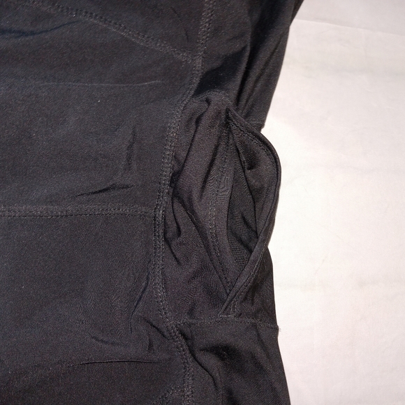 Reebok 3 Pc Bundle Capri Leggings, Shorts & Sports Bra Medium - Picture 6 of 16